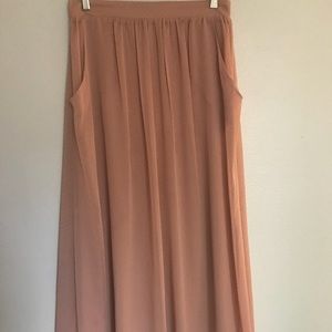 Maxi skirt with pockets